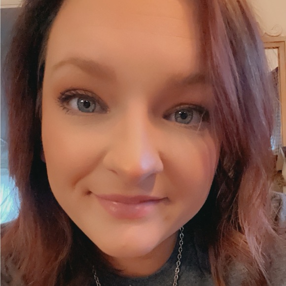 Meet your Posher, Erin - Picture 1 of 1